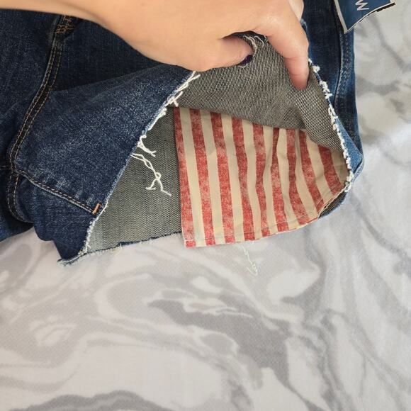 Old Navy Boyfriend Mid-Rise Women's Flag Shorts Size 14 - Picture 2 of 7